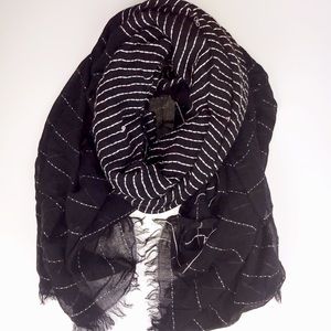 lululemon scarf (not the Vinyasa scarf)